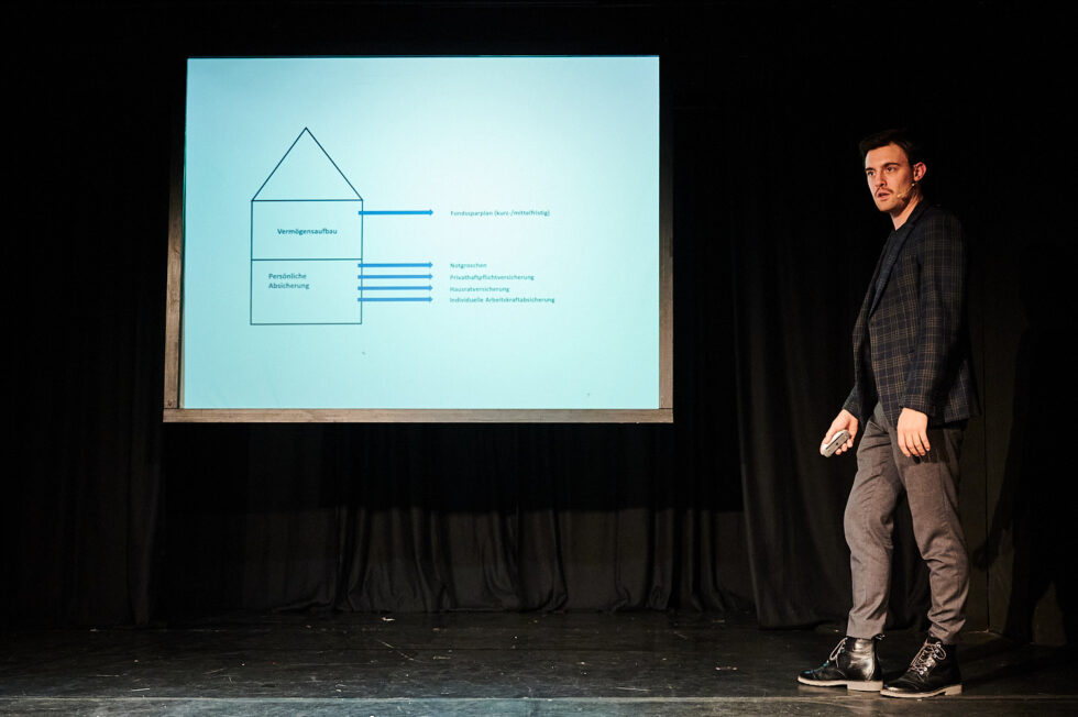 Foto von der BFFS Veranstaltung zum Thema Altersvorsorge mit Alexander Martschewski und dem Schauspieler und Moderator Roland Wolf